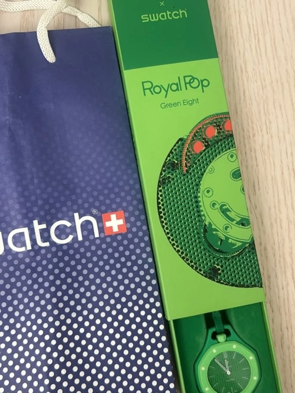 Green Pop Green Eight Silicone Pendant Watch